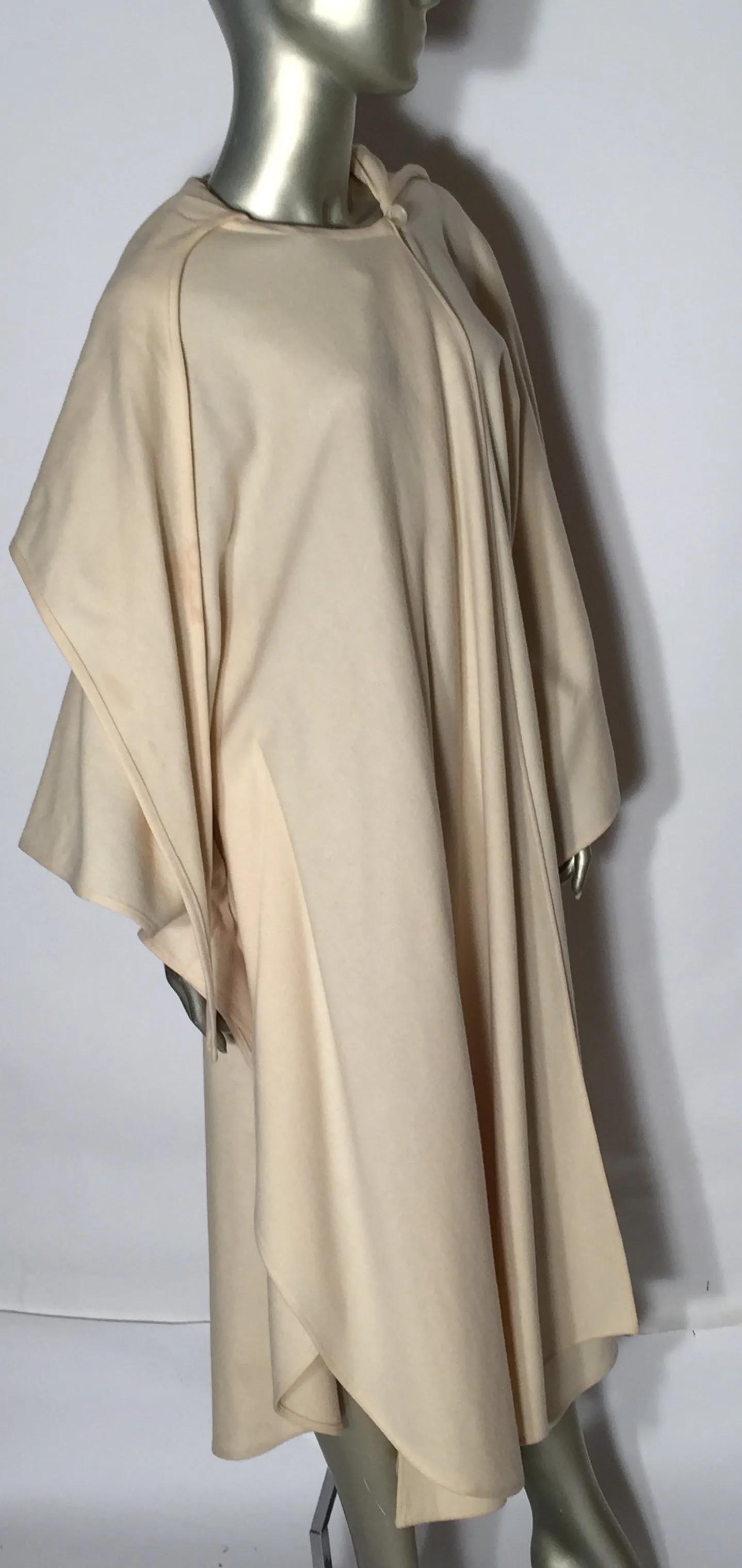1970s Spring Virgin Wool Hooded Cream Poncho Cape By Also Gordon