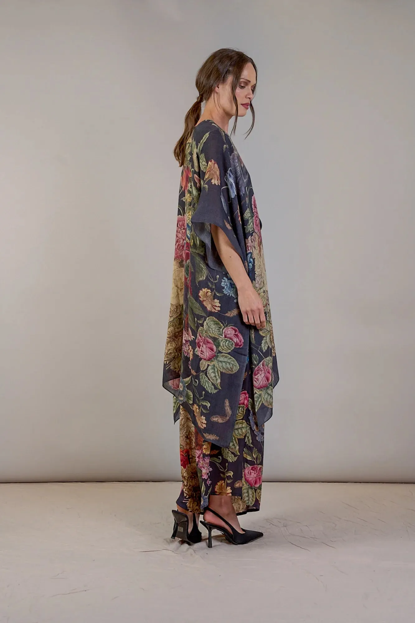 Primula Black Wool Throwover | One Hundred Stars