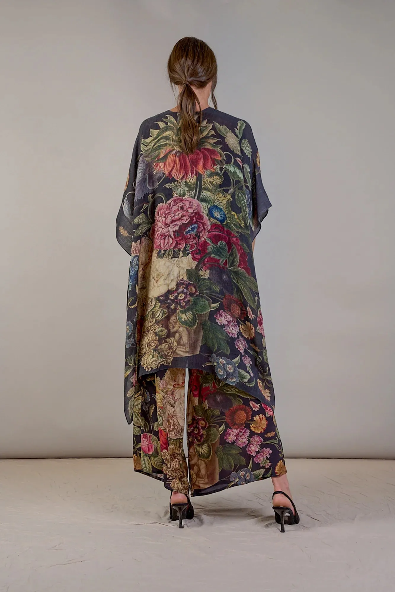 Primula Black Wool Throwover | One Hundred Stars