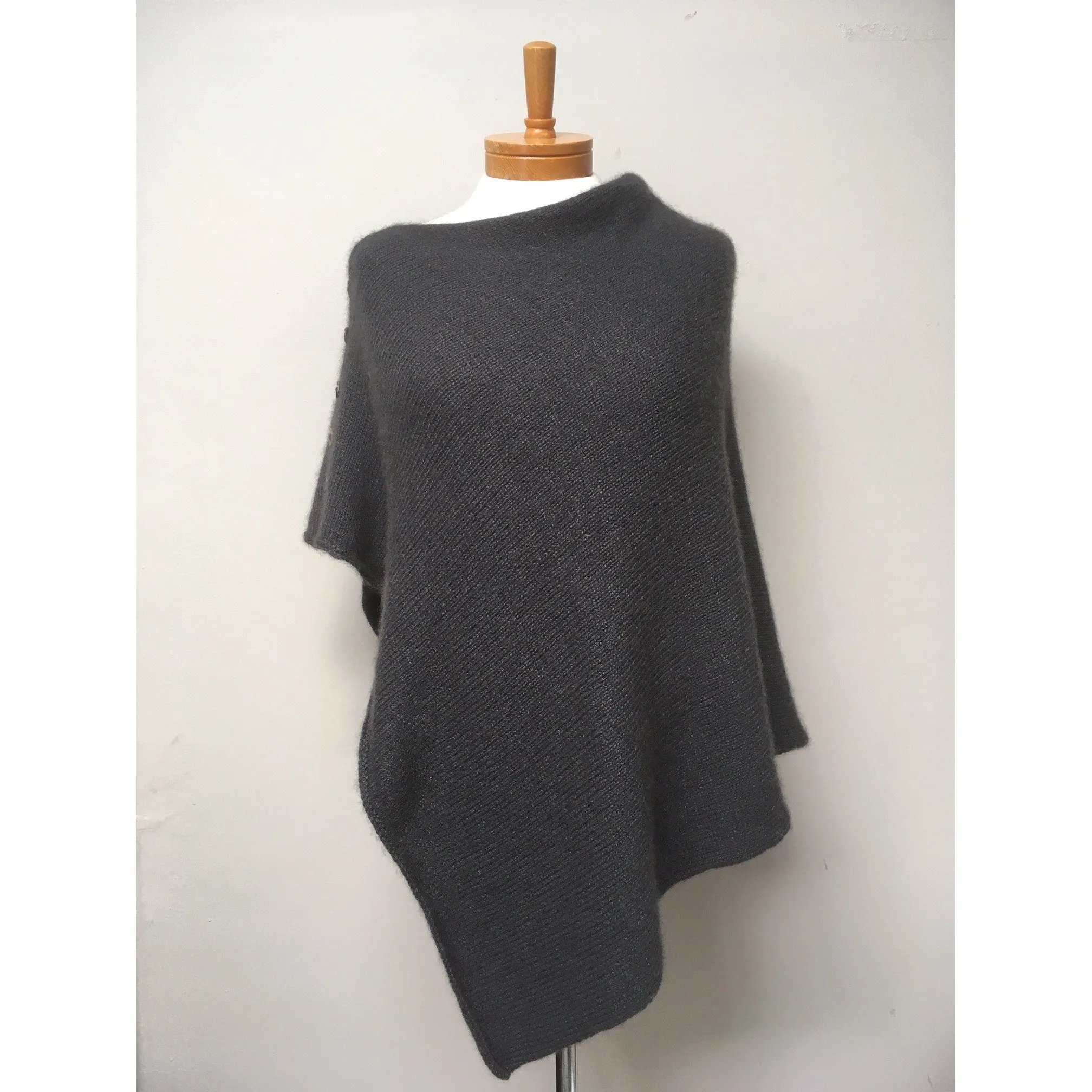 Tarras Poncho Knitting Pattern #083
