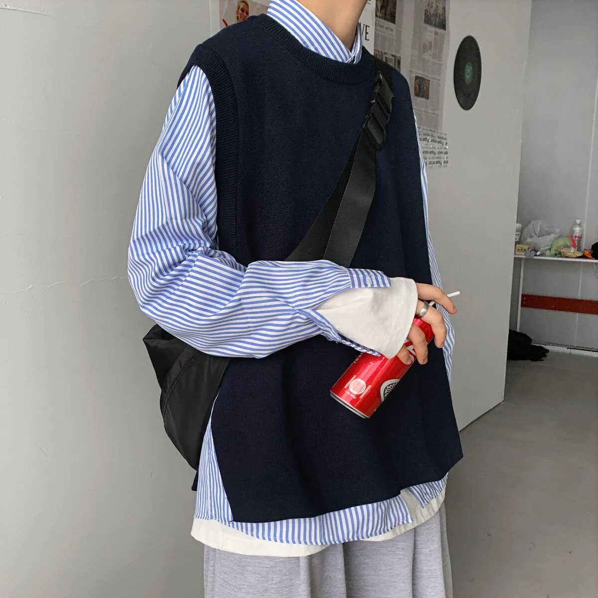 Voguable Autumn Korean Sweater Vest Men's Fashion Casual O-neck Knitted Pullover Men Clothes Streetwear Loose Mens Vest Knitting Sweaters